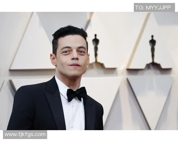 足球明星闪耀红毯瞬间 谁是那个引领潮流的焦点人物